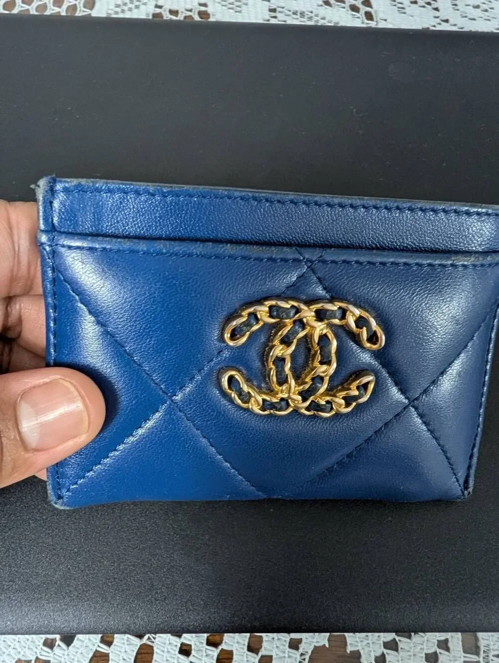 Chanel 19 card holder Quilted leather